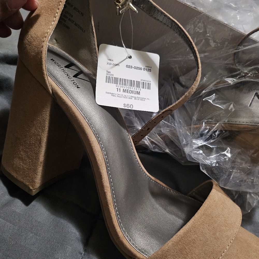 Block heel sandals